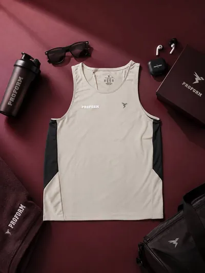 Dinamo Tank · Sand